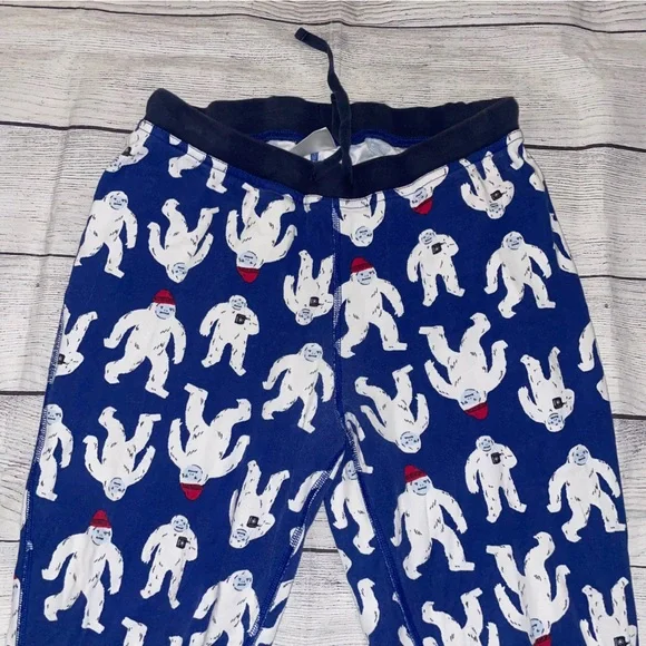 Hanna Andersson Navy Pajama Set with Yeti Print - Picture 3 of 6